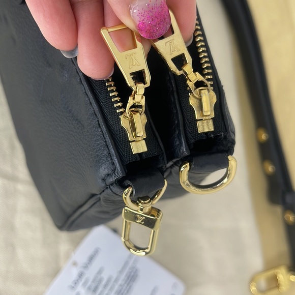 LOUIS VUITTON Empreinte Monogram Giant Multi Pochette Accessories Black - Picture 3 of 9